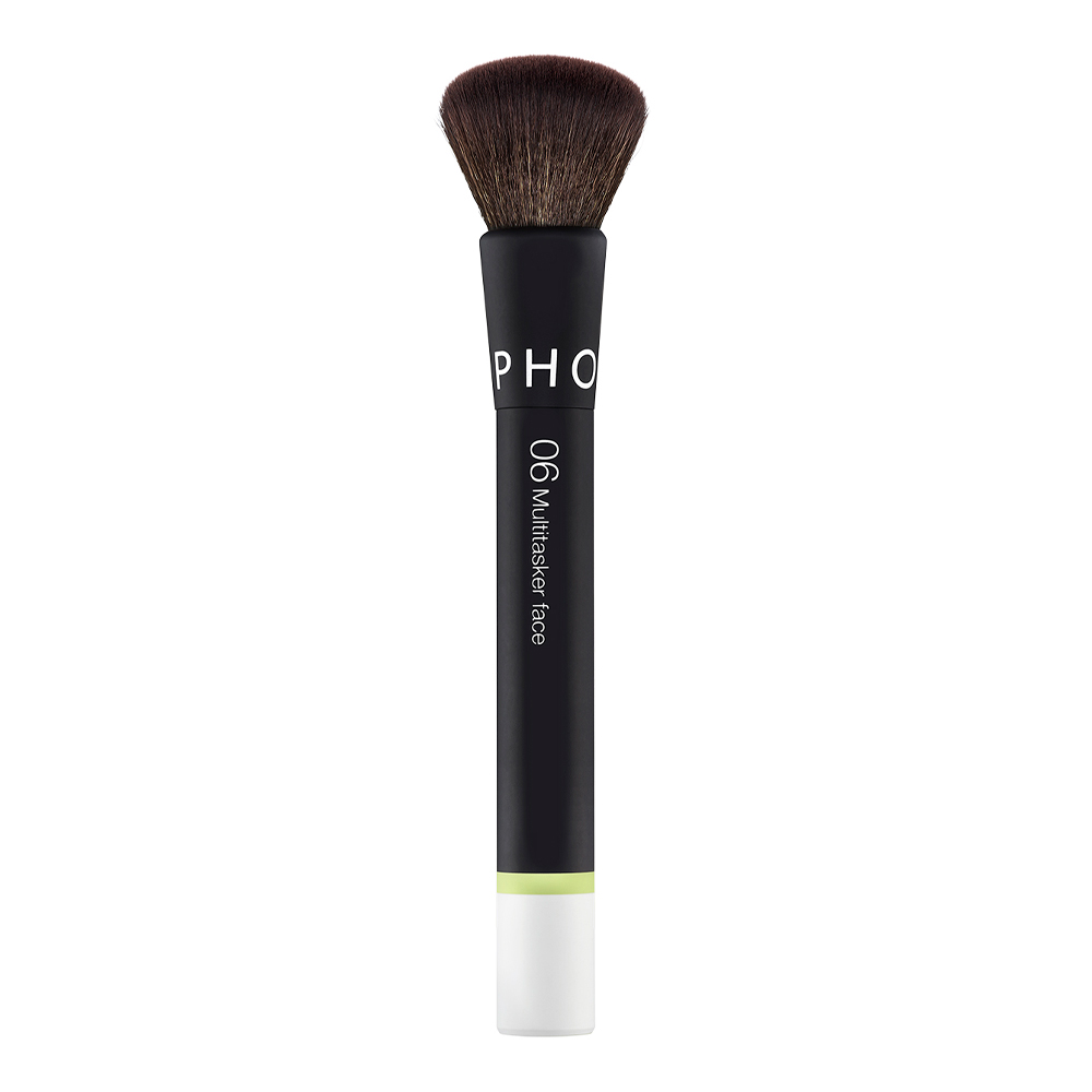 Essential Multitasker Face Brush 06